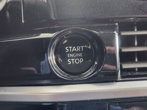 Used 2025 Nissan Pathfinder Platinum image 26