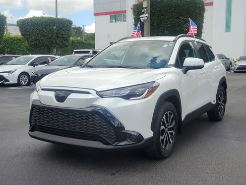 Used 2024 Toyota Corolla Cross SE image 6