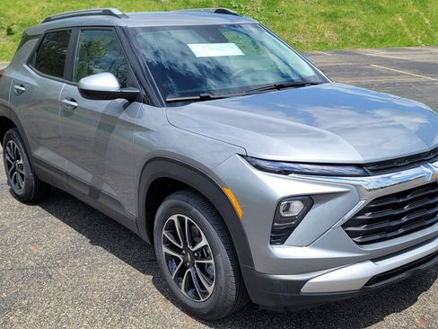 New 2026 Chevrolet TrailBlazer LT w/ LT Cold Weather Package FWD image 2