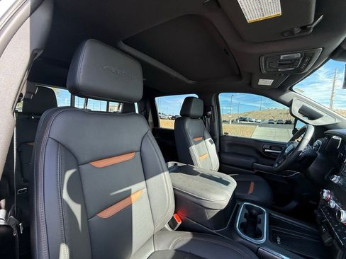 Certified 2023 GMC Sierra 2500 AT4 w/ AT4 Premium Plus Package image 17