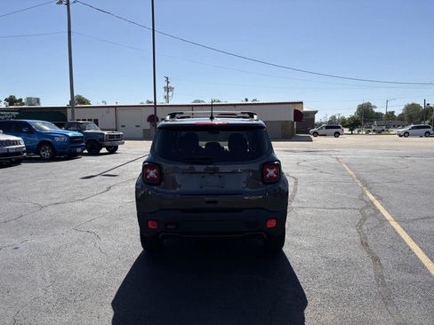 Used 2018 Jeep Renegade Trailhawk AWD/4WD image 23