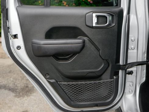 Used 2024 Jeep Gladiator Rubicon w/ Convenience Group image 35