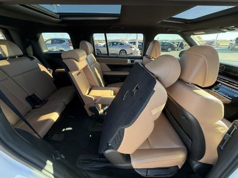 Used 2025 Hyundai Santa Fe Limited image 37