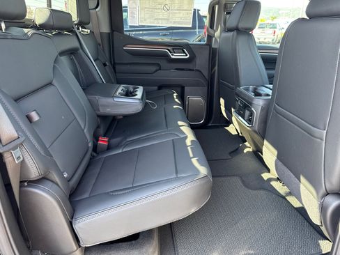 Used 2025 GMC Sierra 1500 Denali AWD/4WD image 16
