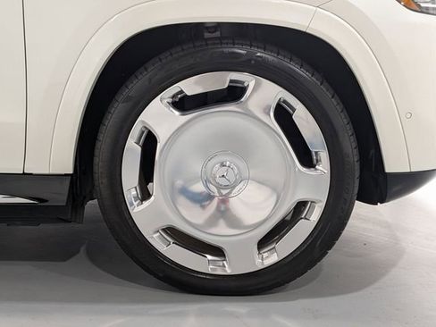 Used 2023 Mercedes-Benz Maybach GLS 600 4MATIC image 33