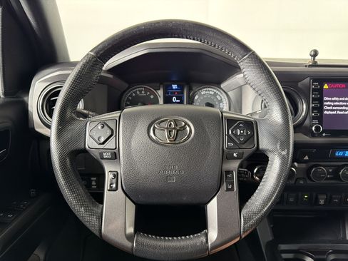 Used 2021 Toyota Tacoma TRD Off-Road w/ Technology Package AWD/4WD image 8