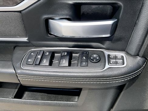 Used 2024 RAM 2500 Big Horn w/ Safety Group image 30