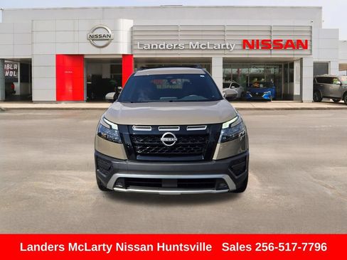 Used 2024 Nissan Pathfinder Rock Creek AWD/4WD image 11