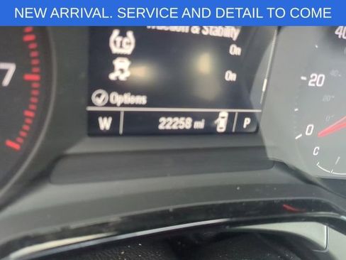 Used 2024 Chevrolet Trax LS w/ LS Convenience Package FWD image 2