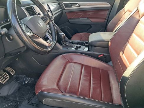 Used 2021 Volkswagen Atlas Cross Sport SEL Premium image 10