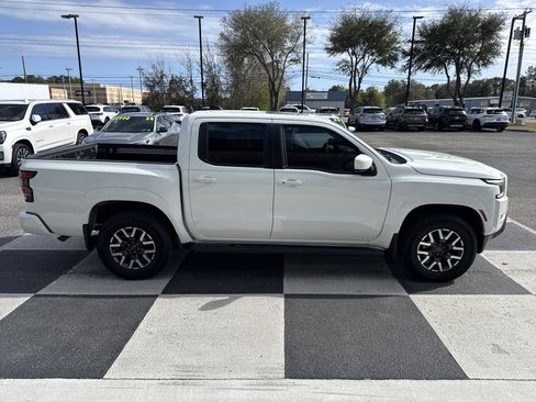 Used 2024 Nissan Frontier SL w/ Technology Package image 3