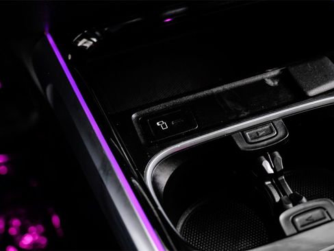 Used 2023 Mercedes-Benz EQB 250+ image 27