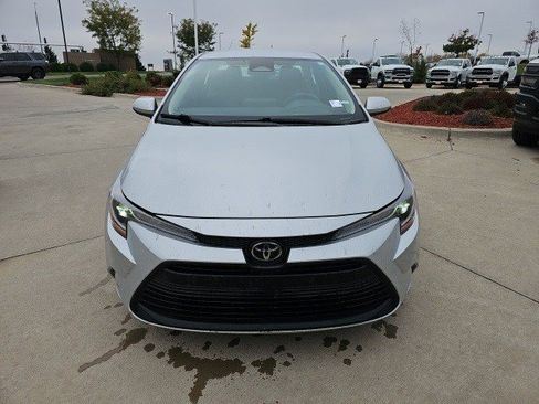 Used 2024 Toyota Corolla LE image 9