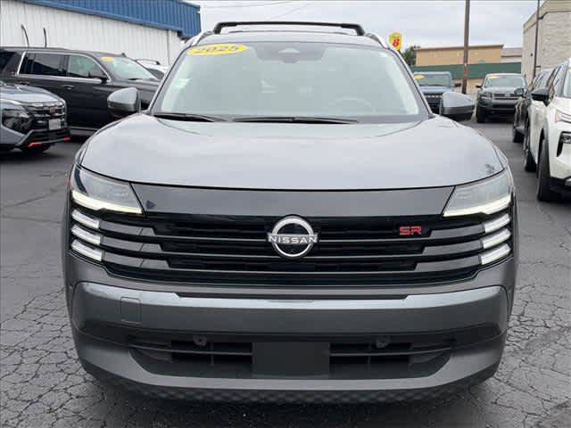 Used 2025 Nissan Kicks SR FWD image 9