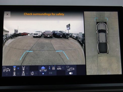 Used 2025 Toyota Tacoma TRD Off-Road image 26