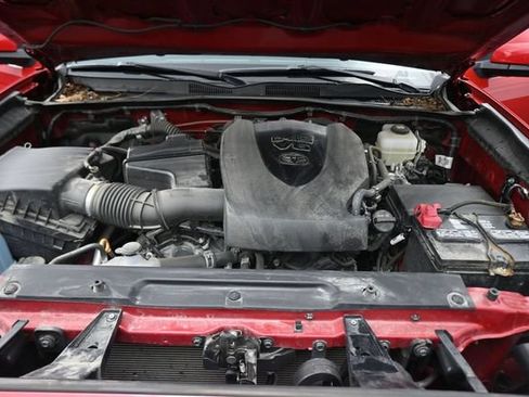 Used 2022 Toyota Tacoma TRD Off-Road w/ Technology Package AWD/4WD image 12