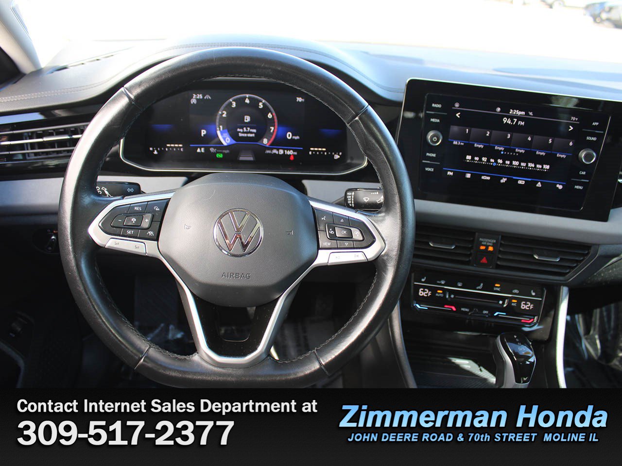 Used 2025 Volkswagen Jetta SE FWD image 10