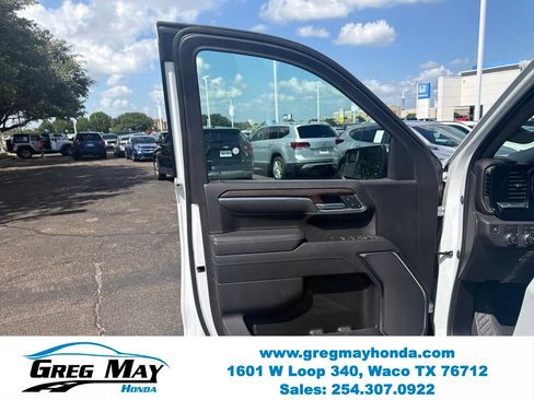 Used 2025 GMC Sierra 1500 SLT RWD image 9