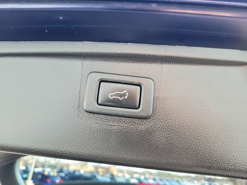 Used 2018 Subaru Outback 2.5i Premium image 19