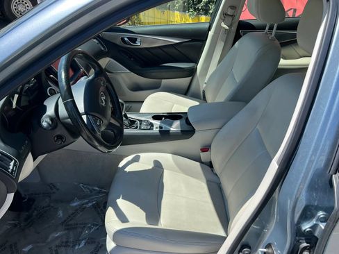 Used 2017 INFINITI Q50 Premium w/ 2.0T Premium Plus Package RWD image 8