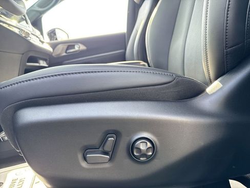 New 2026 Chrysler Pacifica Select image 12