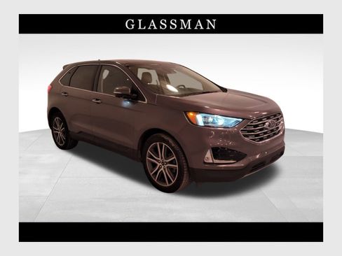 Used 2021 Ford Edge Titanium image 1