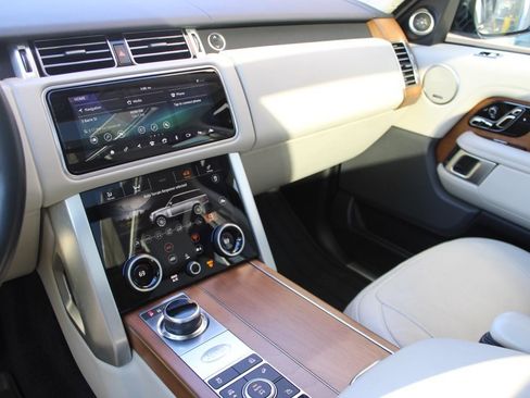 Used 2022 Land Rover Range Rover Westminster Edition image 19