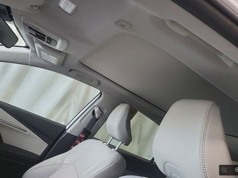 Used 2025 Toyota Camry XLE w/ Premium Plus Package image 10