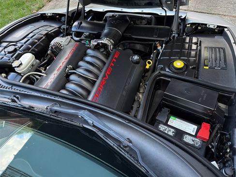 Used 2004 Chevrolet Corvette Coupe w/ Preferred Equipment Group image 65