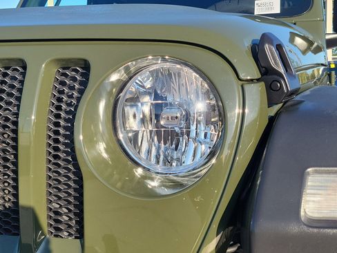 Used 2021 Jeep Wrangler Sport w/ Technology Group image 9