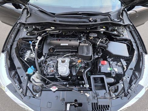 Used 2017 Honda Accord EX image 18