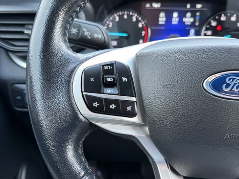 Used 2021 Ford Explorer XLT AWD/4WD image 17