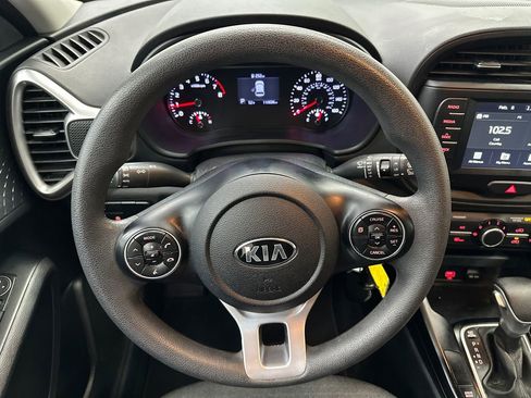 Used 2021 Kia Soul S image 22