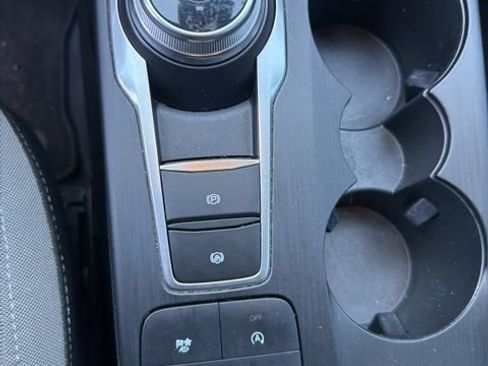 Used 2022 Ford Escape SE image 8