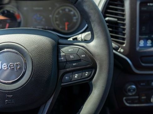 Used 2022 Jeep Cherokee Trailhawk w/ Technology Group B AWD/4WD image 17