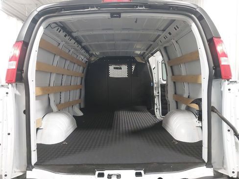 Used 2024 GMC Savana 2500 w/ Driver Convenience Package image 11