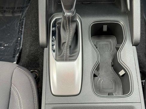 Used 2024 Nissan Frontier SV image 24