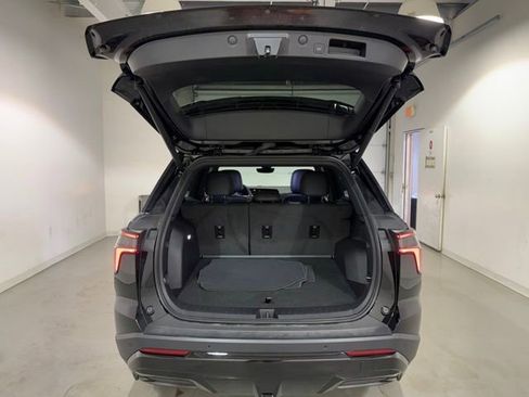 Used 2025 Chevrolet Equinox RS w/ Safety and Technology Package AWD/4WD image 9