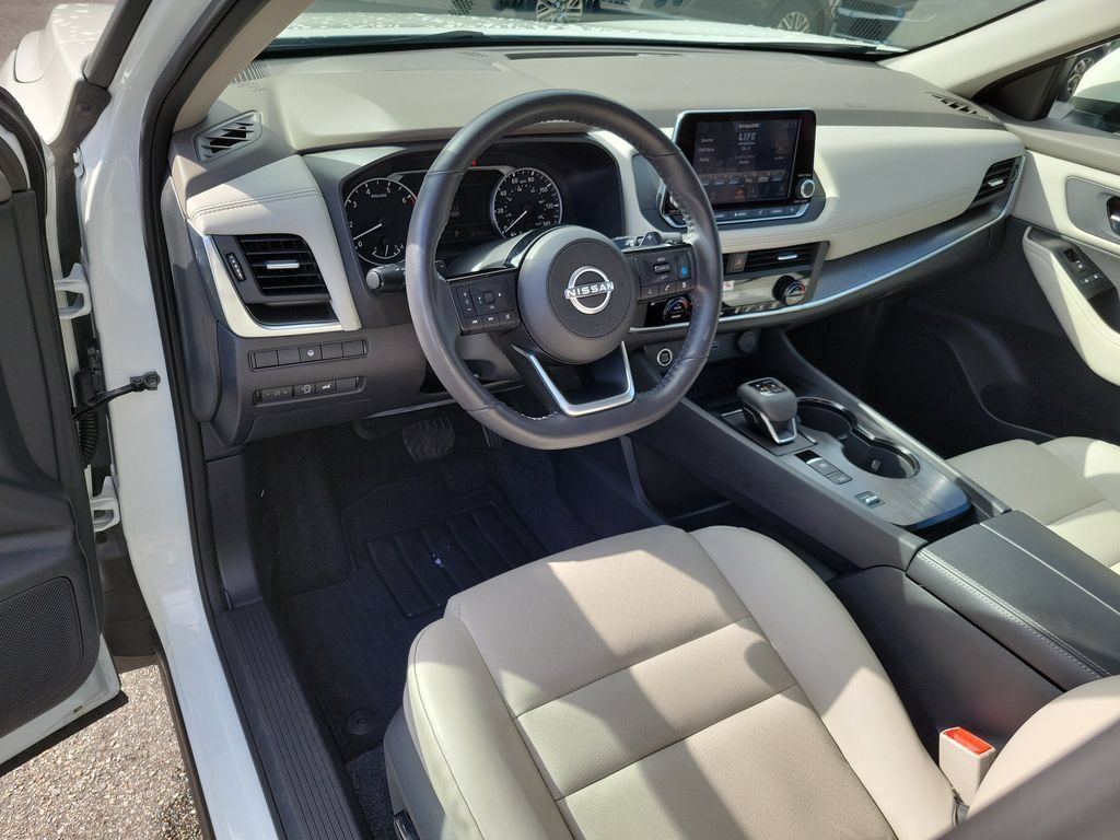 Used 2023 Nissan Rogue SV w/ SV Premium B Package FWD image 22