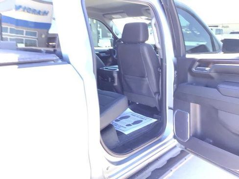 Used 2024 Chevrolet Silverado 1500 LT Trail Boss w/ Convenience Package II AWD/4WD image 16