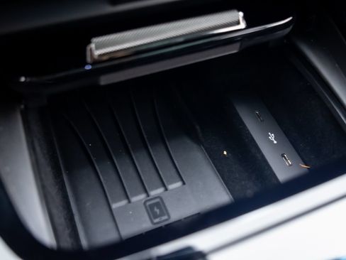 Certified 2025 Porsche Cayenne E-Hybrid Coupe AWD/4WD image 25