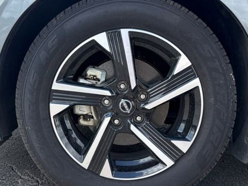 Used 2024 Nissan Sentra SV FWD image 7