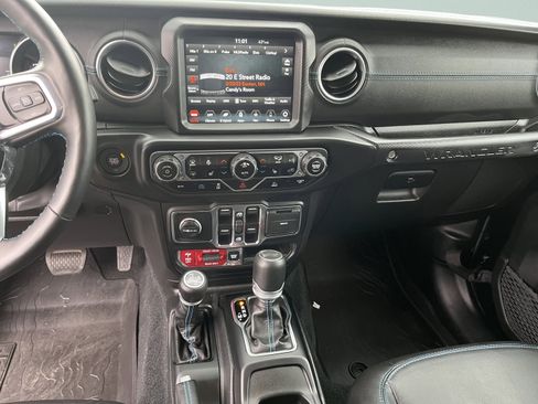 Used 2023 Jeep Wrangler Unlimited Rubicon 4xe w/ Cold Weather Group AWD/4WD image 13