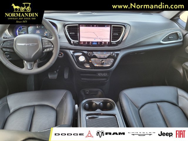 Used 2024 Chrysler Pacifica Limited FWD image 6
