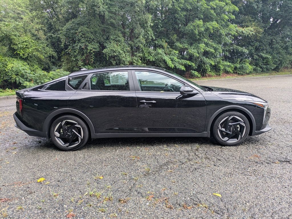 Used 2025 Kia K4 EX FWD image 3