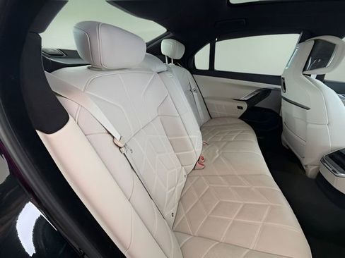 Certified 2023 BMW 740i image 37