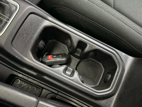 Used 2020 Jeep Wrangler Unlimited Sahara image 36