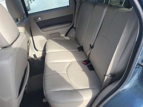 Used 2010 Mercury Mariner 4WD image 11