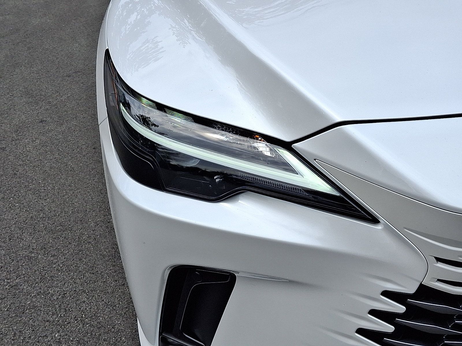Certified 2025 Lexus RX 350 Premium w/ Accessory Package AWD/4WD image 9