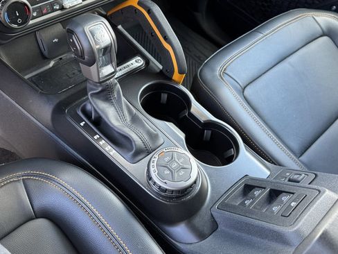 Used 2022 Ford Bronco Badlands image 20